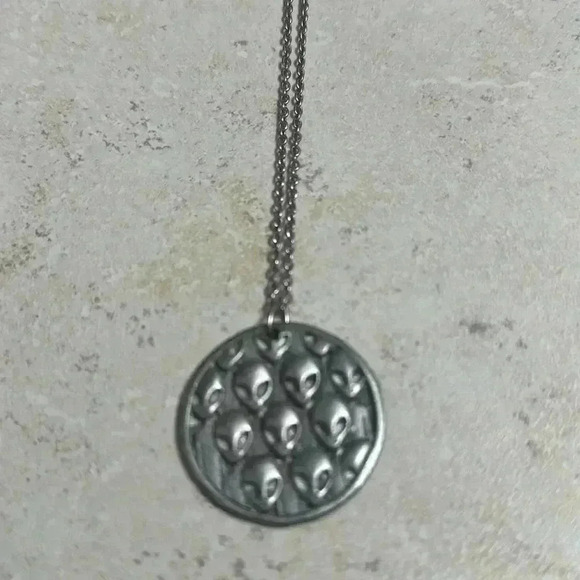 Look At Me Silver Alien Necklace - Picture 10 of 11